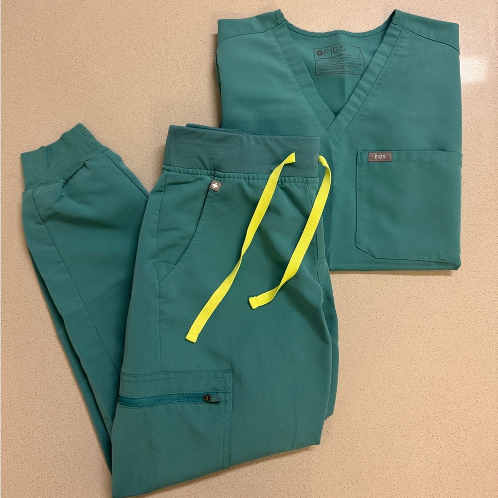 FIGS Hydrogreen Scrub Set